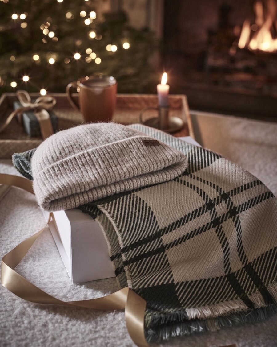 Barbour Pendle Beanie & Blair Scarf Gift Set-Soft Mint